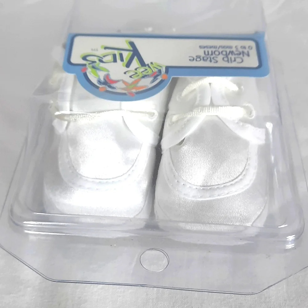 Wee Kids Baby Crib Shoes Crib Stage Newborn 0 to 3 Months White Chrisining NEW